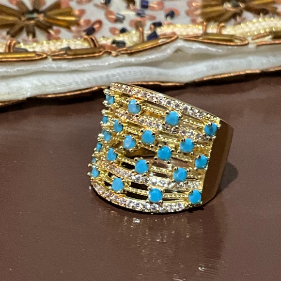 Elegant Gold and Blue Women's Ring - Picture 2 of 8